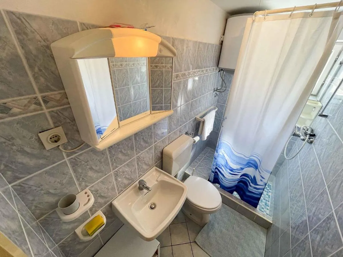 Apartment In Jadranovo 42072