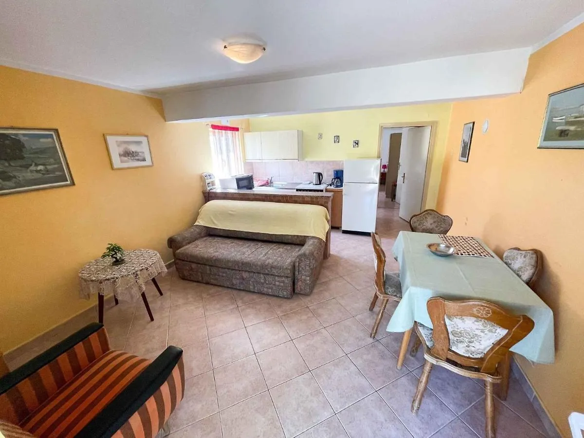 Apartment In Jadranovo 42072